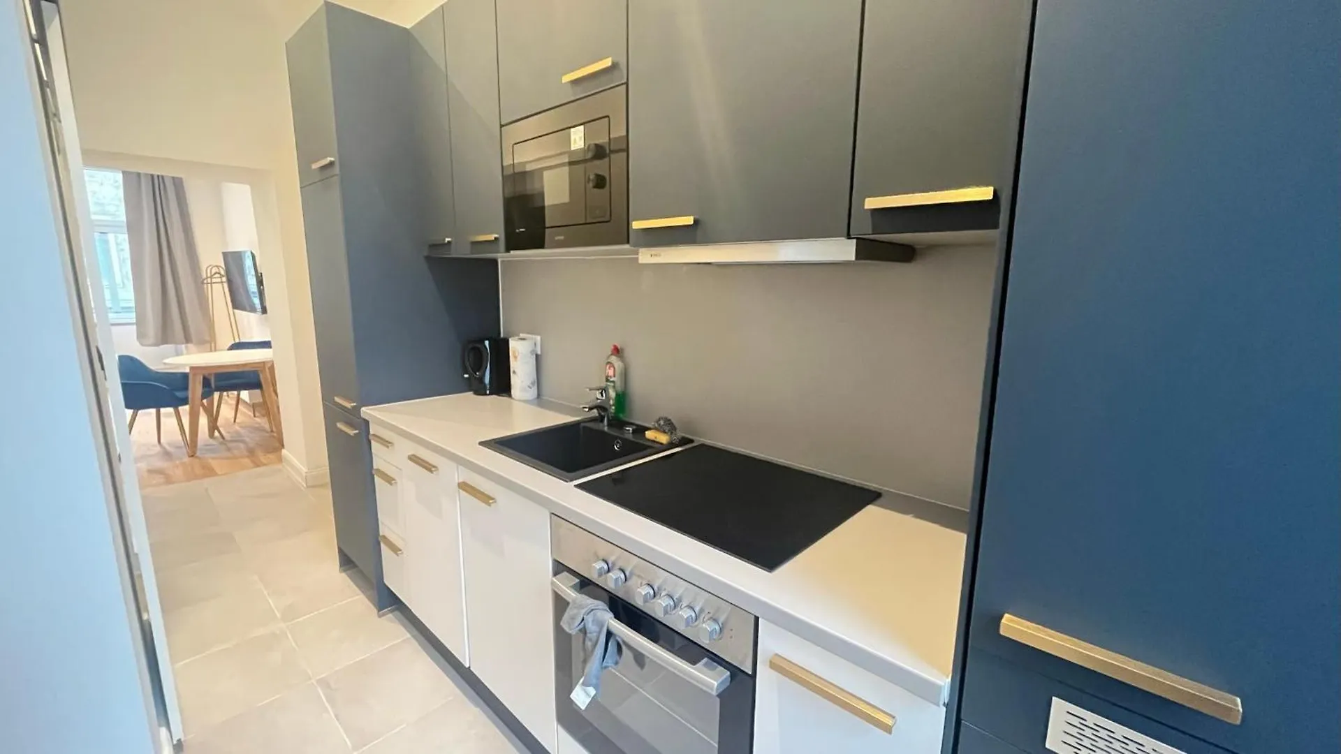 K&K Apartment Near Hauptbahnhof - Kingsize Bed location